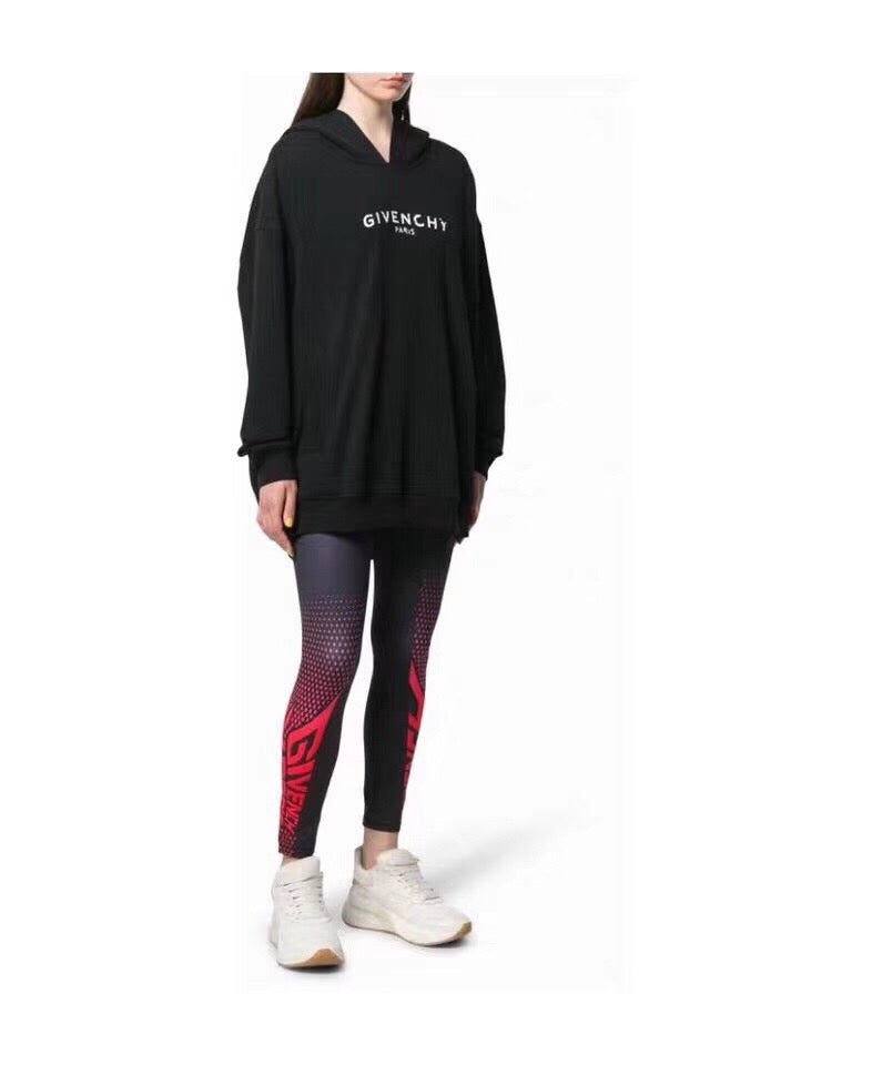 MINIMALIST STREET STYLE