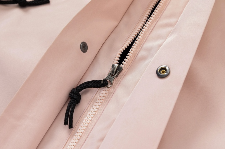 MINIMALIST STREET STYLE