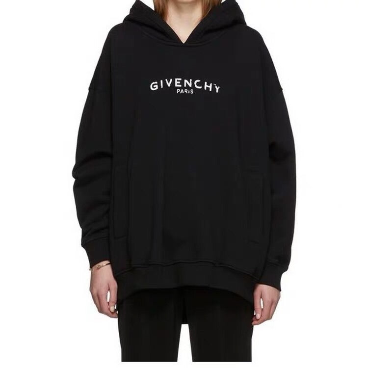 MINIMALIST STREET STYLE