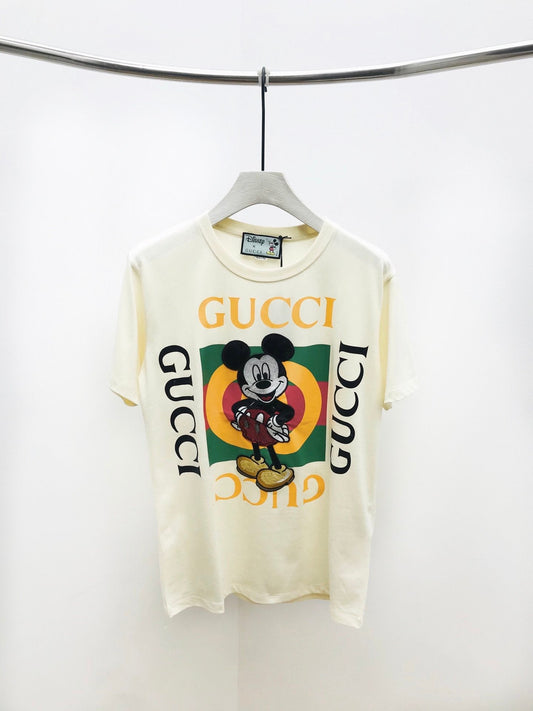 MINIMALIST STREET STYLE