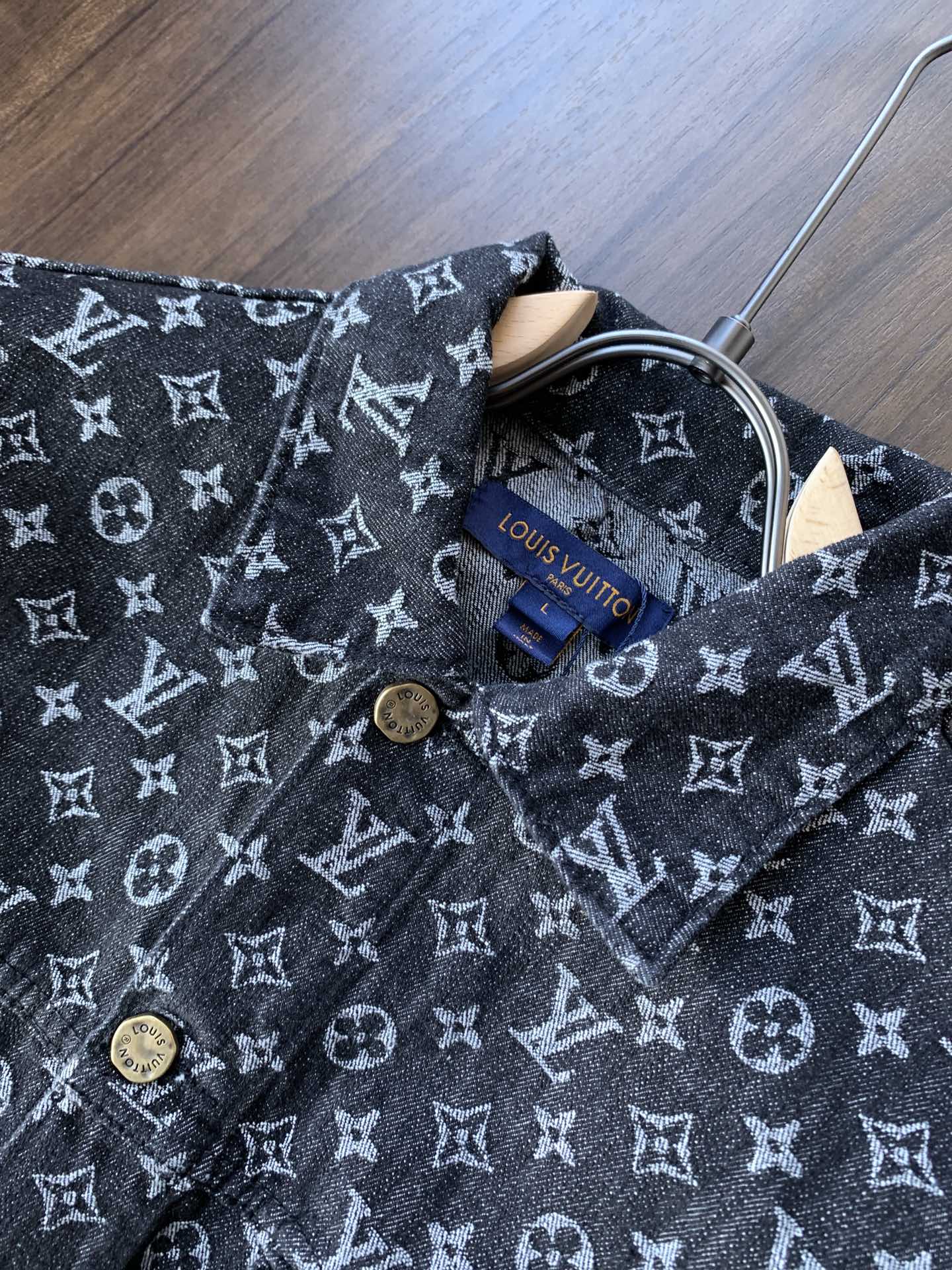 MINIMALIST STREET STYLE