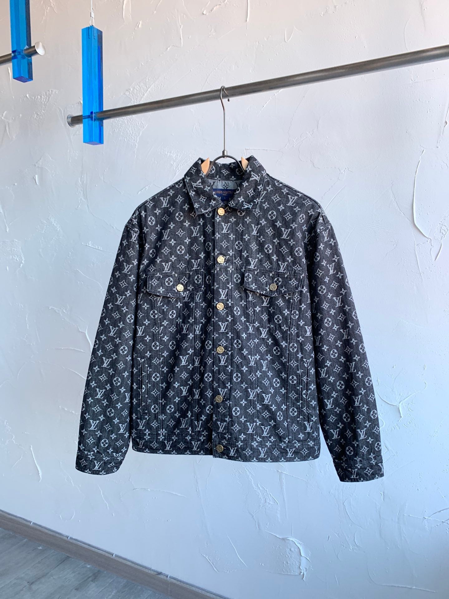 MINIMALIST STREET STYLE