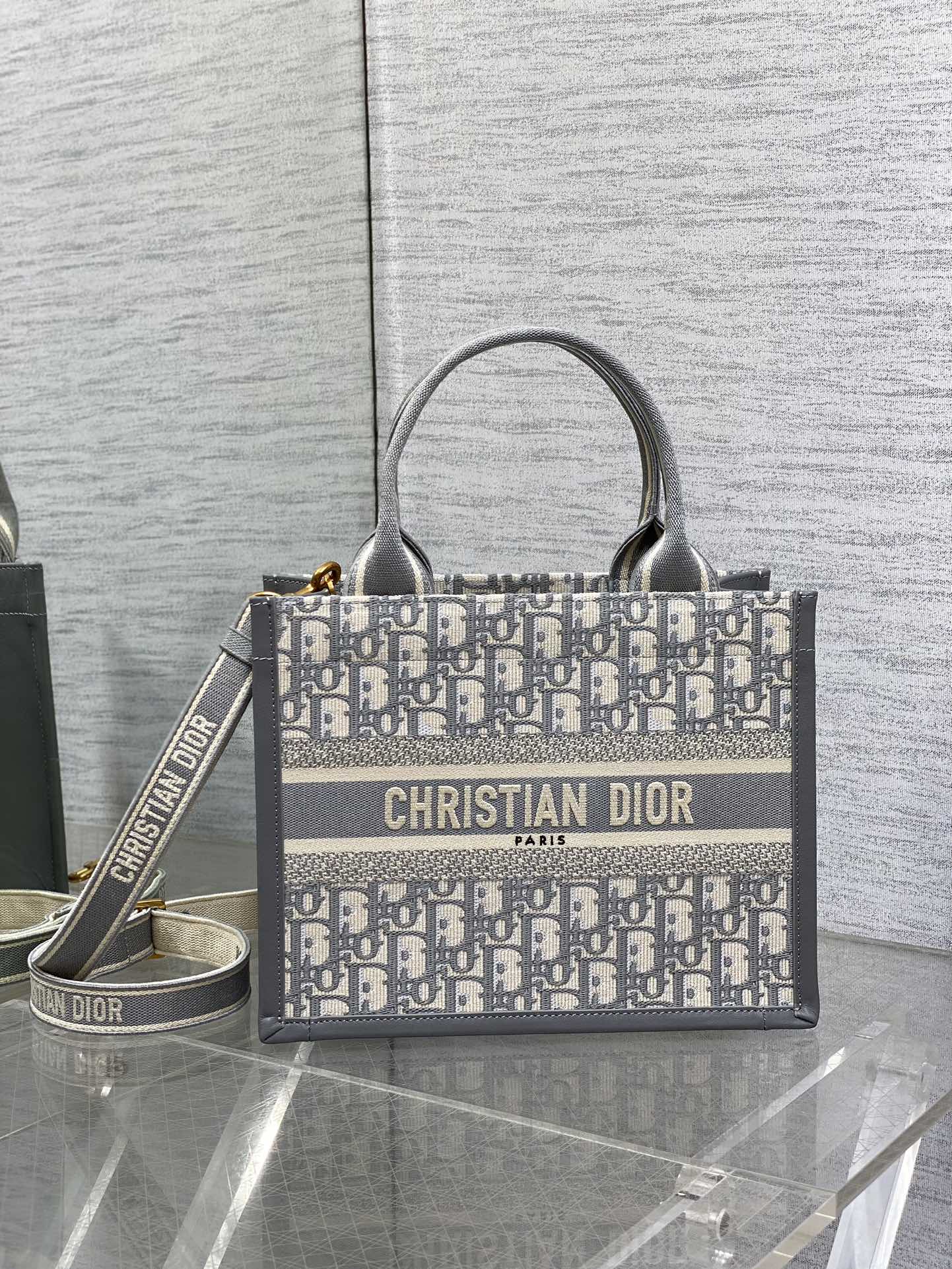 Chic & Stylish Bags