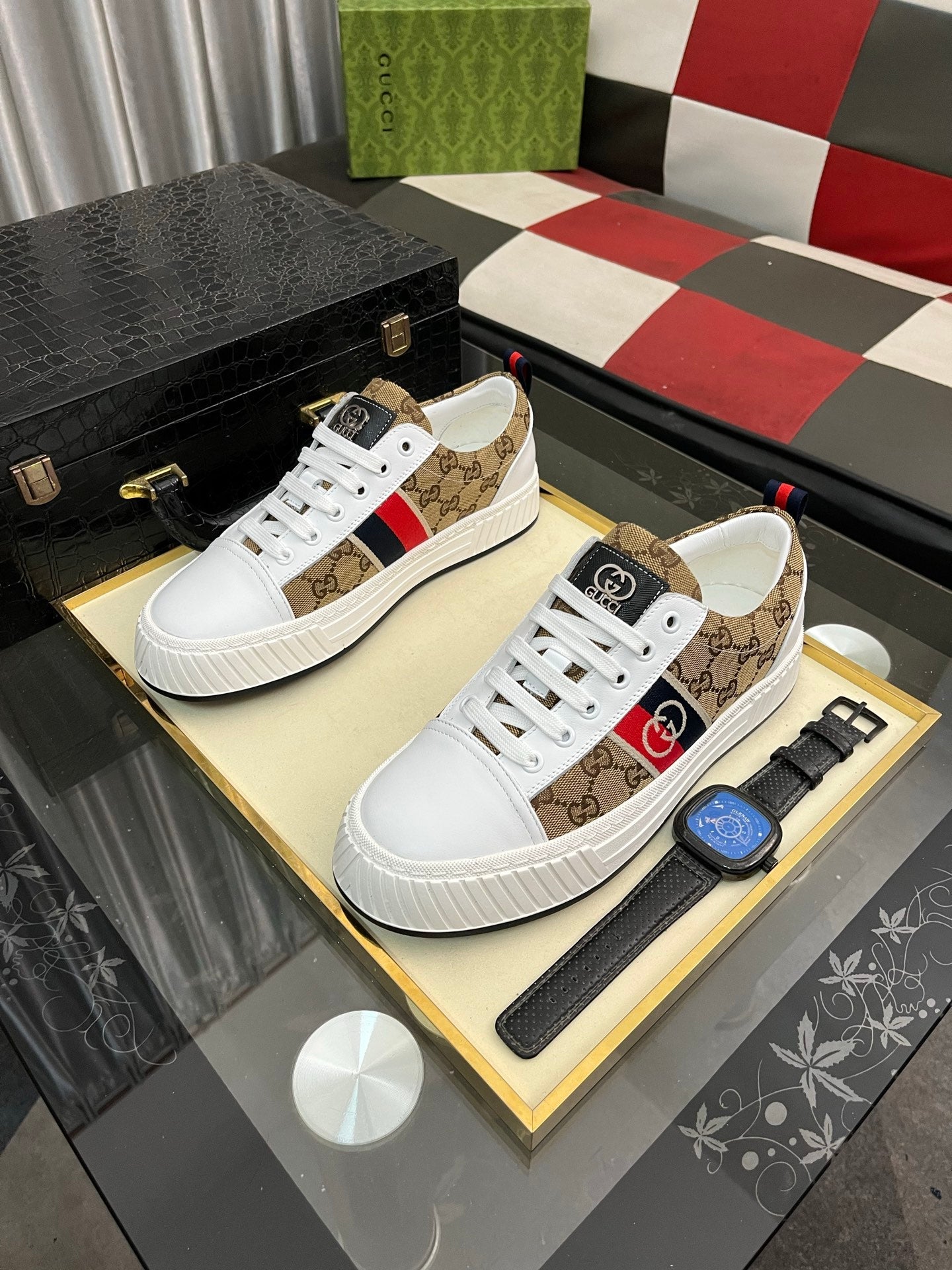 GUCCI's latest and hottest casual shoes.